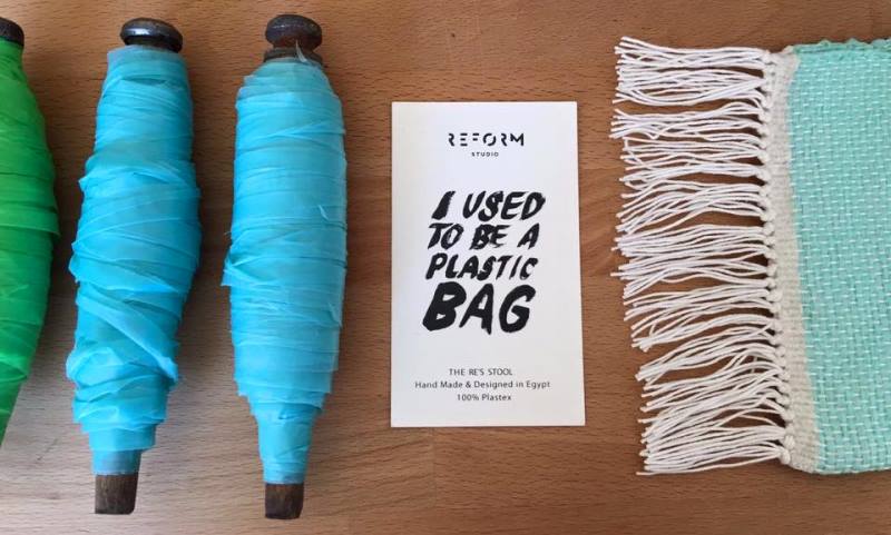 sacolas-plasticas-transformam-se-em-tecido-maos-designers-egipcias-etiqueta-800