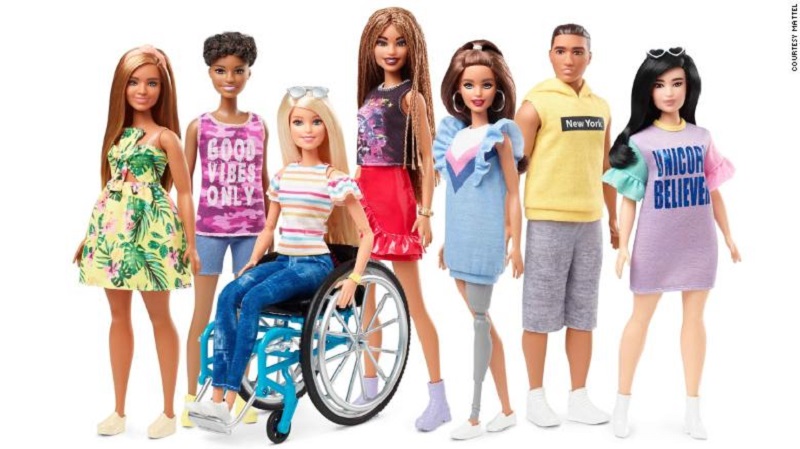 Barbie lança (finalmente) modelos em cadeiras de rodas e com prótese na perna