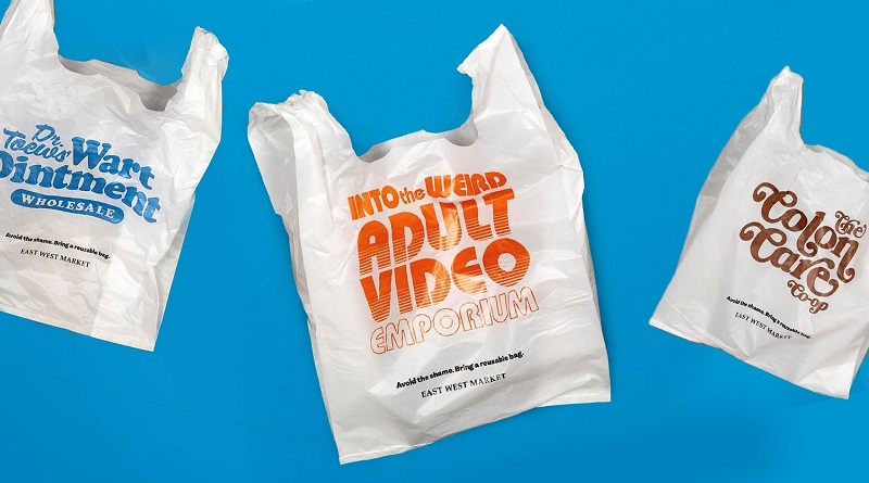 Mercado no Canadá cria tática inusitada pra convencer clientes a não usarem sacolas plásticas