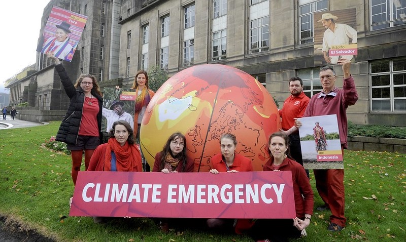'Emergência climática' é eleita a palavra do ano pelo dicionário Oxford
