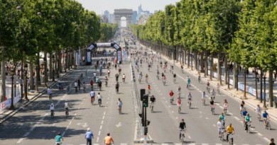 ruas de paris com ciclistas