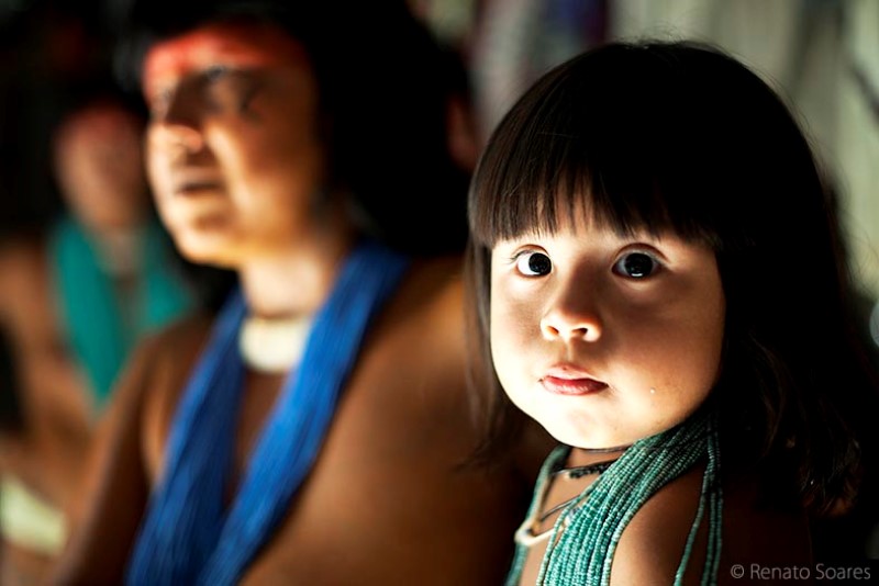 xingu child girl Professor dedica sua vida à educação de crianças indígenas no Xingu