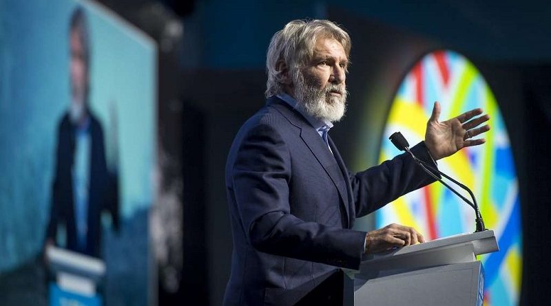 “Não elejam líderes que não acreditam na ciência”, suplica Harrison Ford