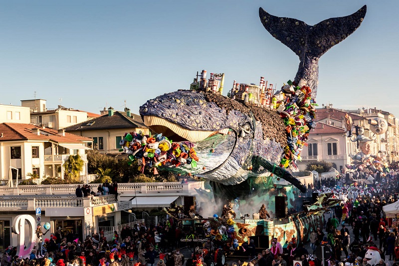 Animais de hoje e de ontem desfilam neste ″Carnaval″