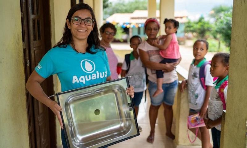 Brasileira é uma das vencedoras do Prêmio Jovens Campeões da Terra da ONU com dispositivo solar que purifica água