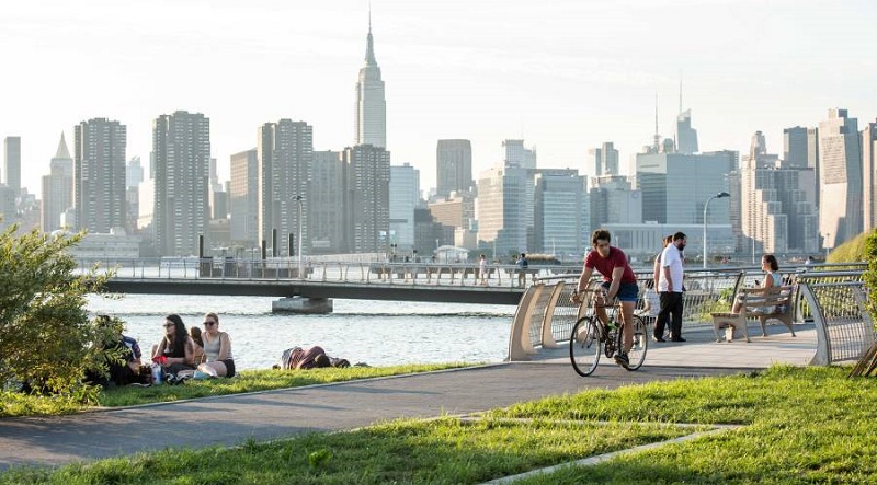 Nova York, Ny, Eua - 07 De Julho De 2015: A Apple Store, Em Um Dia