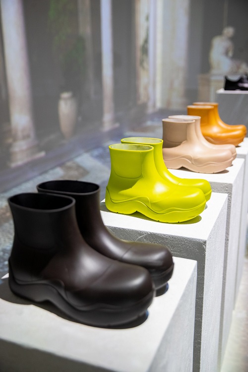 Marca italiana apresenta botas 100% biodegradáveis, feitas com moléculas de cana-de-açúcar e café