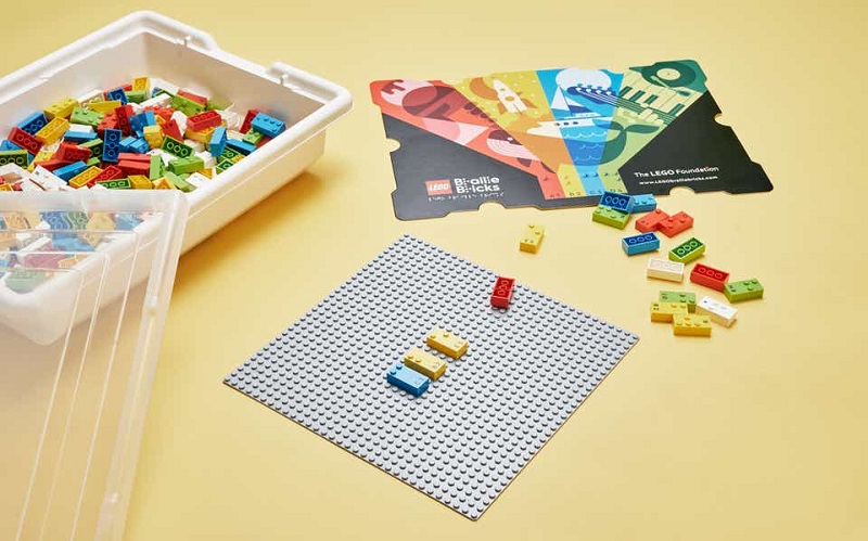 Fundação Lego lança blocos de montar em braille para ajudar crianças com deficiência visual