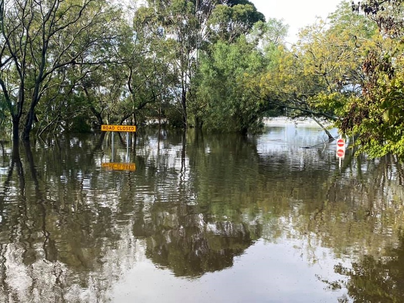 Depois de incêndios devastadores no ano passado, Austrália enfrenta enchentes, com milhares de desabrigados