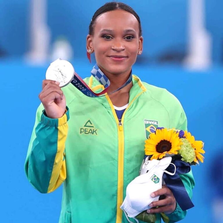 Rebeca Andrade é a primeira brasileira a conquistar medalha na ginástica