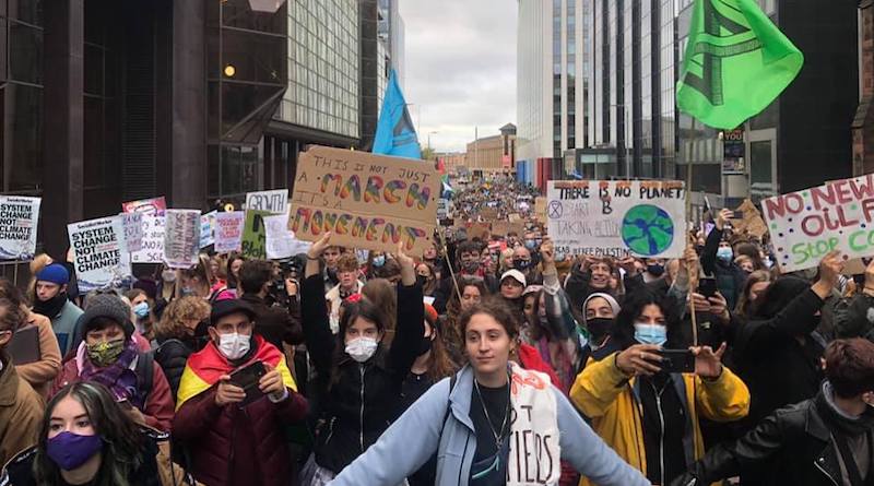 'Marcha pelo Clima' toma as ruas de Glasgow e pressiona líderes mundiais que participam da COP26