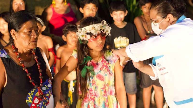 Indígena de 8 anos é a primeira criança vacinada contra covid-19 no Brasil