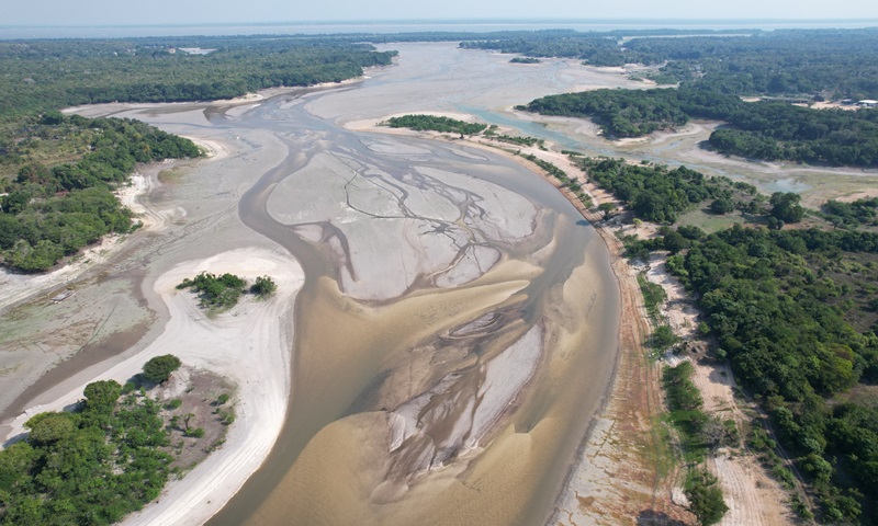 Mais de 600 mil pessoas sofrem os impactos da seca histórica no Amazonas