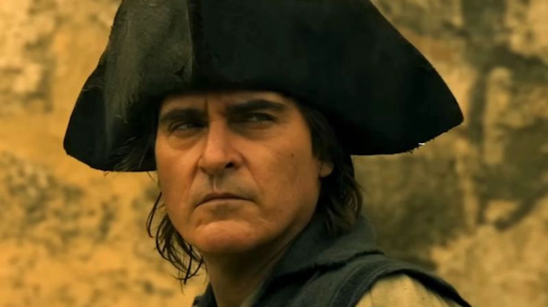 Napoleão de Joaquin Phoenix usa chapéu vegano