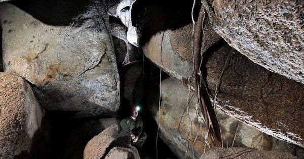 a-maior-caverna-do-hemisferio-sul-em-granito-adriano-gambarini-webdoor
