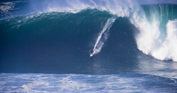 a-onda-CI-carlos-burle-surfista-brasileiro-foto-world-surf-league-divulgacao1
