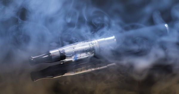 apos-diversas-mortes-autoridades-americanas-recomendam-cigarros-eletronicos-nao-sejam-mais-usados-conexao-planeta
