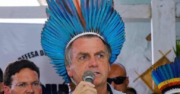 bolsonaro-medalha-indigenista-conexao-planeta