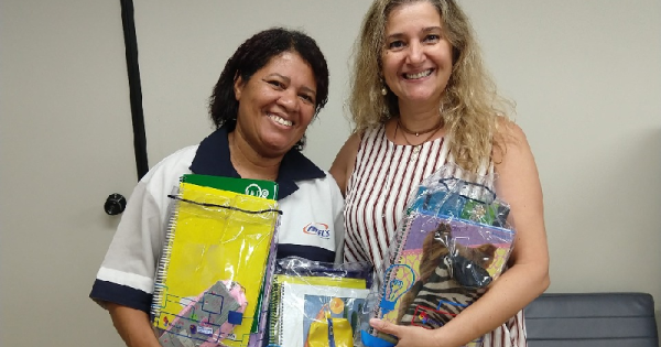 Carioca transforma material escolar usado em novos kits para estudantes carentes