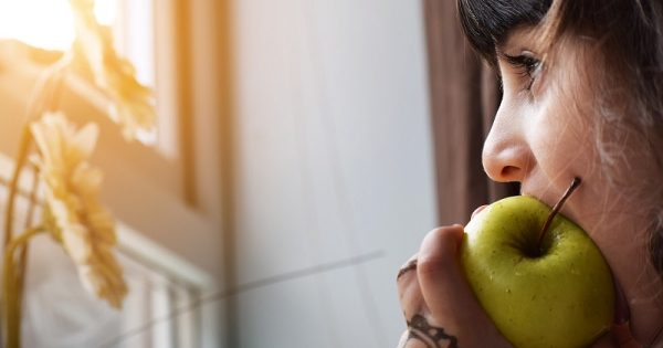 Comer devagar reduz o risco da obesidade