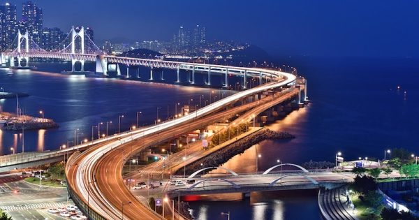 desenvolvimento-as-custas-do-meio-ambiente-cidade-busan-coreia-do-sul-foto-algrin25-pixabay