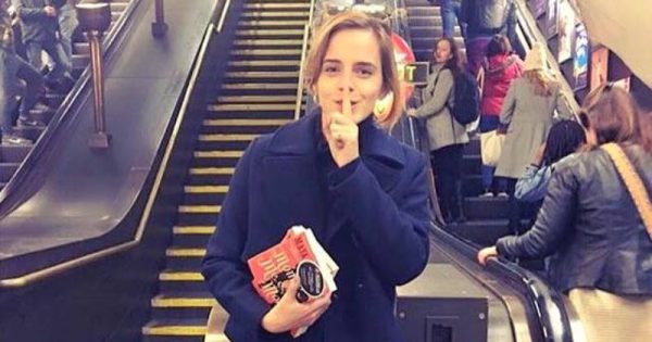 emma-watson-fada-livros-feministas-metro-londres-conexao-planeta