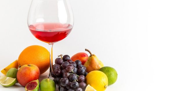 frutas-chocolate-cafe-vinho-protecao-coracao-freepik-conexao-planeta