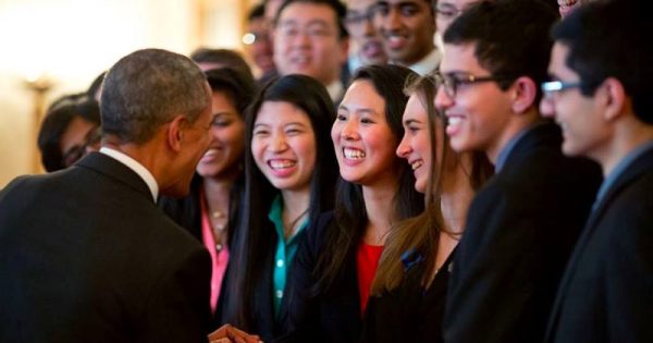 Obama Foundation oferece bolsas para jovens líderes do mundo todo