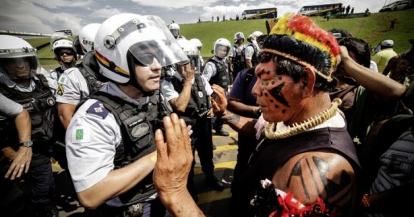 livro-isa-povos-indigenas-piracuma-policia-conexao-planeta-foto-andre-delia-webdoor