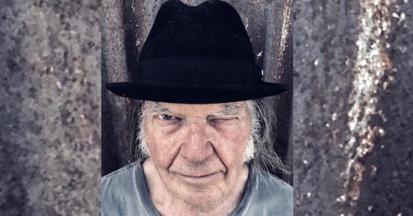 neil-young-foto-reproducao-facebook