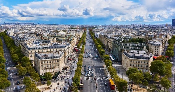 paris-estuda-oferecer-transporte-publico-gratuito-combater-poluicao-conexao-planeta