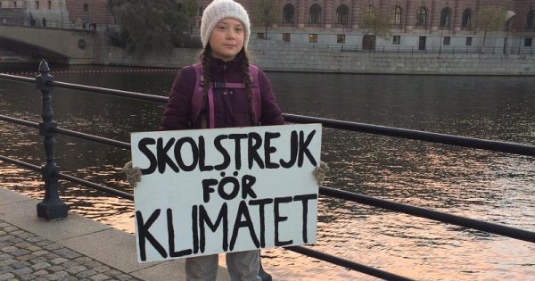 Jovem ativista sueca consegue garantia da União Europeia de investimento de US$ 1 trilhão no clima