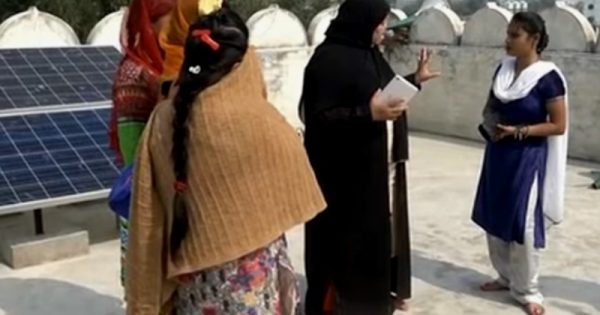 primeira-mesquita-feminina-paines-solares-conexao-planeta-abre