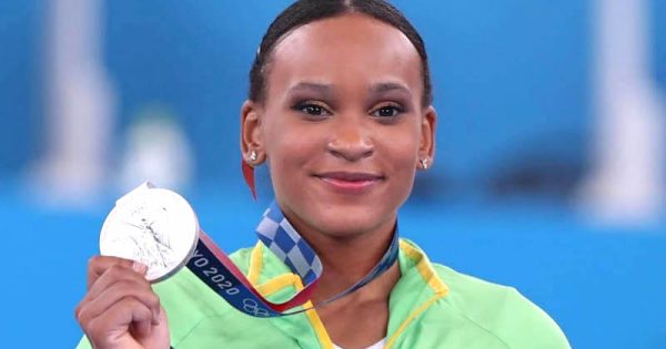 rebeca-andrade-primeira-brasileira-conquistar-medalha-de-prata-jogos-olimpicos-foto1-ricardo-bufolin-cbg-fotospublicas