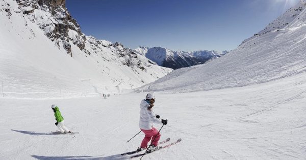resort-esqui-italiano-primeiro-mundo-banir-plastico-conexao-planeta